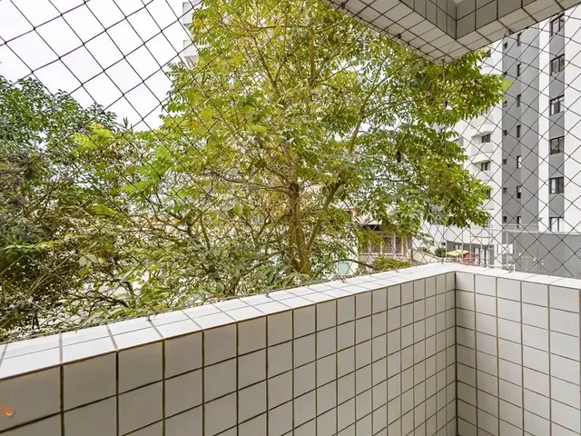 Apartamento 3 quartos e 2 banheiros, para alugar, no bairro Cabral em Curitiba