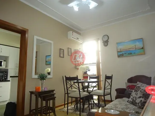 Apartamento com 64m² 2 quartos e 1 banheiro, à venda, no bairro Santo Antônio em Porto Alegre