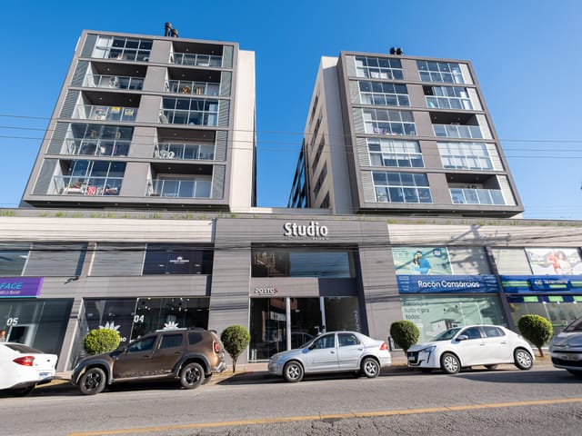 Foto do Apartamento - Apartamento mobiliado com terraço para locação no Centro de Pelotas — conforto, praticidade e espaço ao ar livre | UP Imóveis