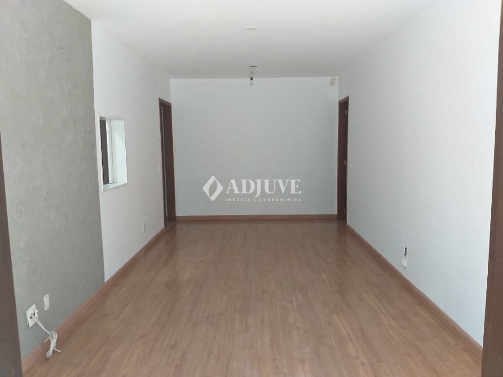 Apartamento à venda com 2 quartos, 125m² - Foto 2