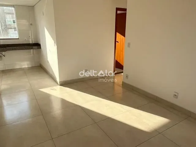 Apartamento com 75m² 3 quartos e 1 banheiro, à venda, no bairro Heliópolis em Belo Horizonte