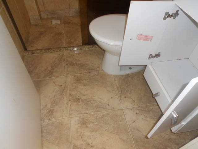 Apartamento 1 quarto e 1 banheiro, para alugar, no bairro Mosela em Petrópolis