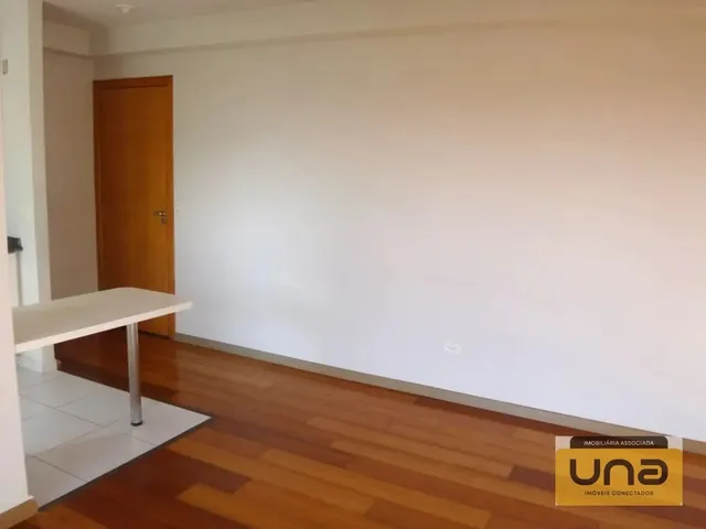 Apartamento 2 quartos e 1 banheiro, para alugar, no bairro UBERABA em Curitiba