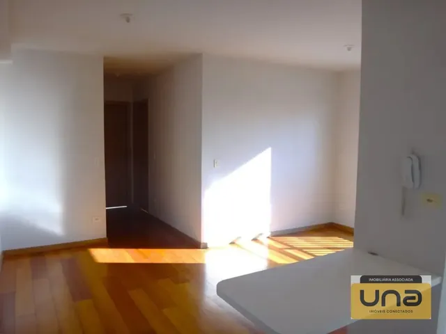 Apartamento 2 quartos e 1 banheiro, para alugar, no bairro UBERABA em Curitiba