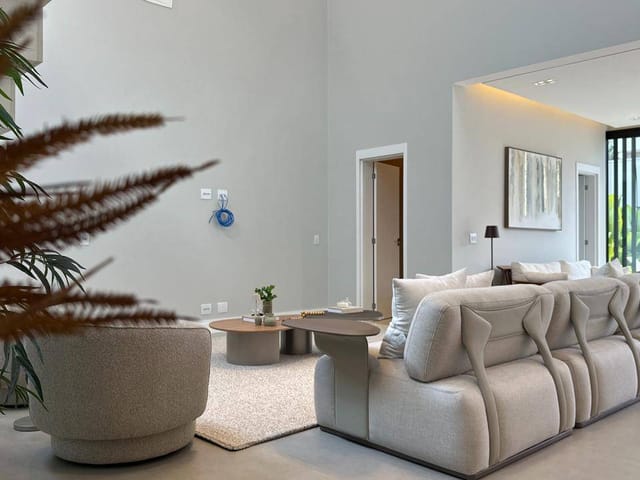 Foto do Casa - Sobrado | À Venda | Alphaville Nova Esplanada 3 | 4 suítes | 370 m² | Plus Negócios Imobiliários