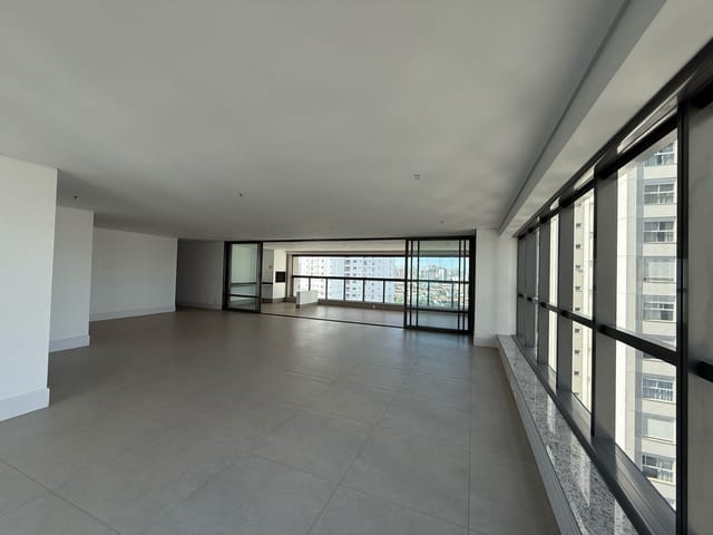 Apartamento com 639m² 3 quartos e 5 banheiros, à venda, no bairro Gleba Palhano em Londrina