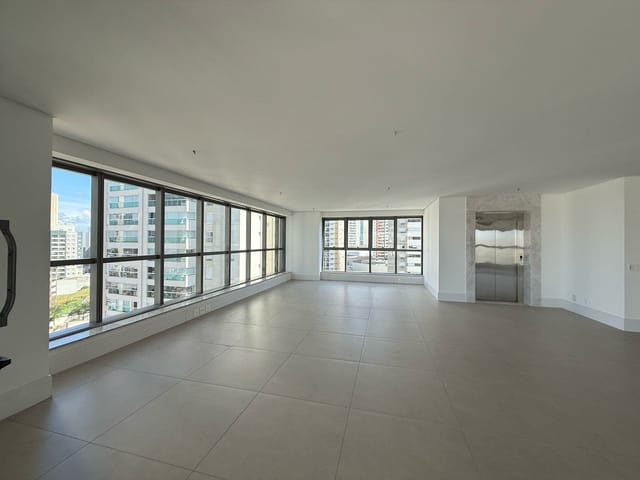 Apartamento com 639m² 3 quartos e 5 banheiros, à venda, no bairro Gleba Palhano em Londrina