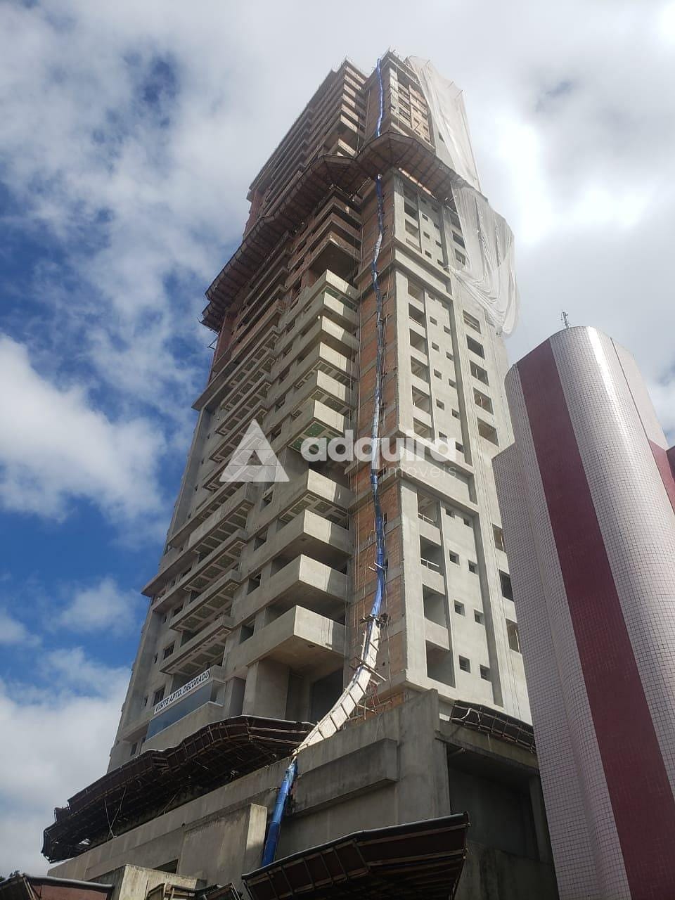 Apartamento à venda com 3 quartos, 141m² - Foto 2