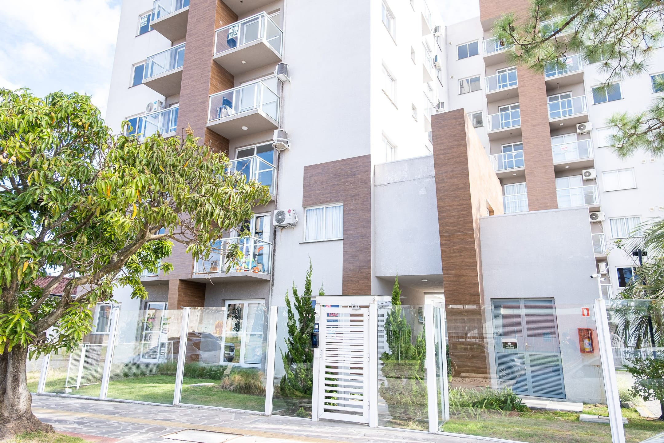 Apartamento exclusivo à venda e locação no Centro de Pelotas – 2 dormitórios, 2 banheiros, sala ampla e cozinha funcional, conforto e praticidade