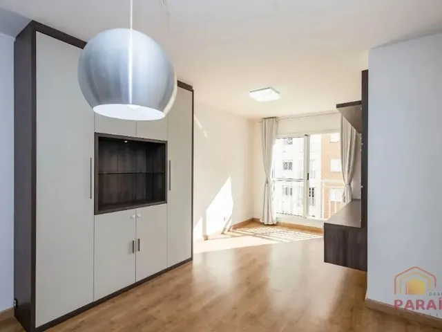 Apartamento 2 quartos e 2 banheiros, para alugar, no bairro Portão em Curitiba