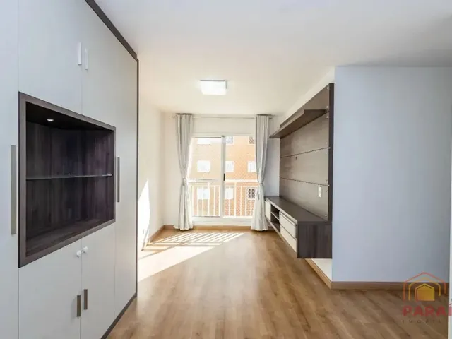Apartamento 2 quartos e 2 banheiros, para alugar, no bairro Portão em Curitiba