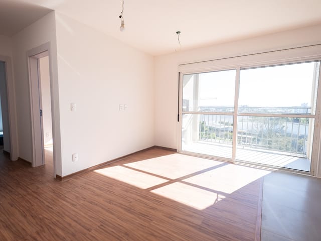 Foto do Apartamento - Apartamento à venda no Smart Urban Club, Areal: 62 m², 2 quartos, sacada com churrasqueira e piso porcelanato. | UP Imóveis