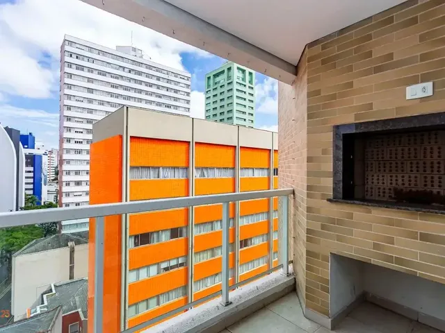Apartamento 2 quartos e 3 banheiros, para alugar, no bairro Centro em Curitiba