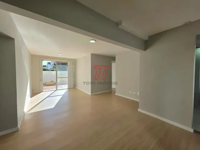 Apartamento 3 quartos e 2 banheiros, para alugar, no bairro Vila Izabel em Curitiba