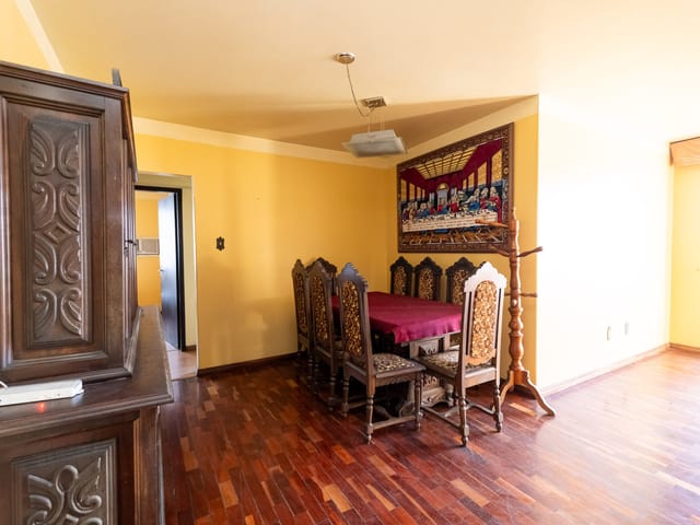 Apartamento 5 quartos e 4 banheiros, à venda ou para alugar, no bairro Centro em Pelotas