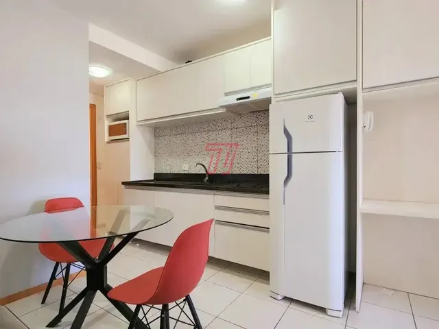 Apartamento 1 quarto e 1 banheiro, à venda, no bairro Centro em Curitiba
