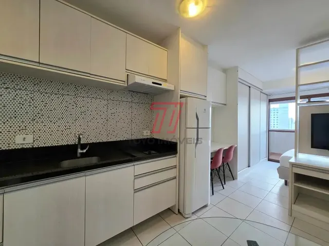 Apartamento 1 quarto e 1 banheiro, à venda, no bairro Centro em Curitiba