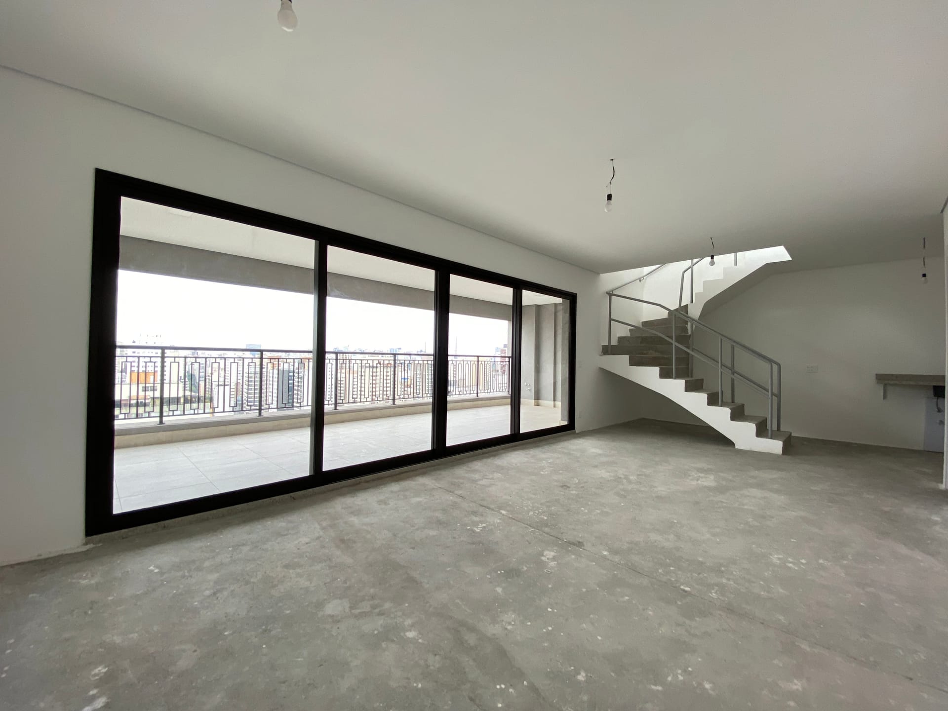 Cobertura duplex em Perdizes com Vista Livre