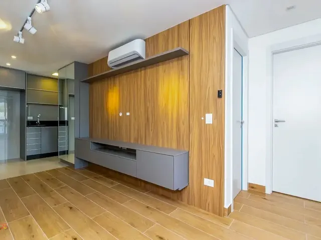 Apartamento 2 quartos e 2 banheiros, para alugar, no bairro Água Verde em Curitiba