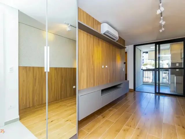 Apartamento 2 quartos e 2 banheiros, para alugar, no bairro Água Verde em Curitiba
