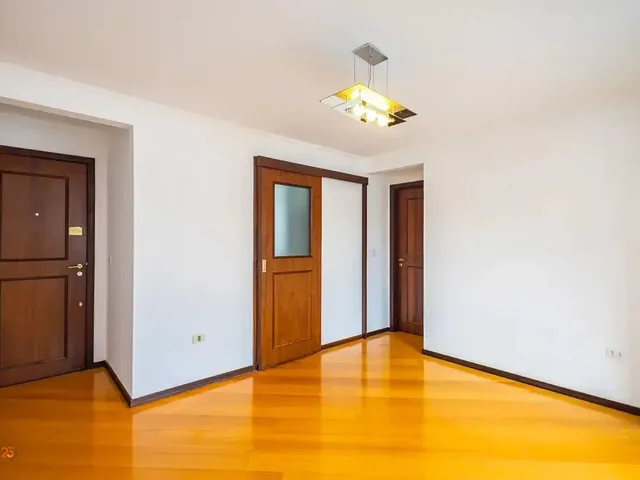 Apartamento 3 quartos e 2 banheiros, para alugar, no bairro Ecoville em Curitiba