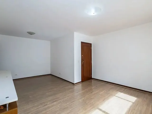 Apartamento 3 quartos e 2 banheiros, para alugar, no bairro Bigorrilho em Curitiba
