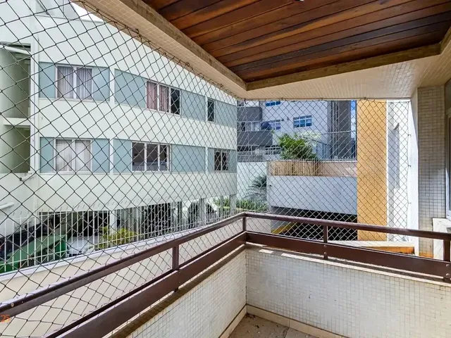 Apartamento 3 quartos e 2 banheiros, para alugar, no bairro Bigorrilho em Curitiba
