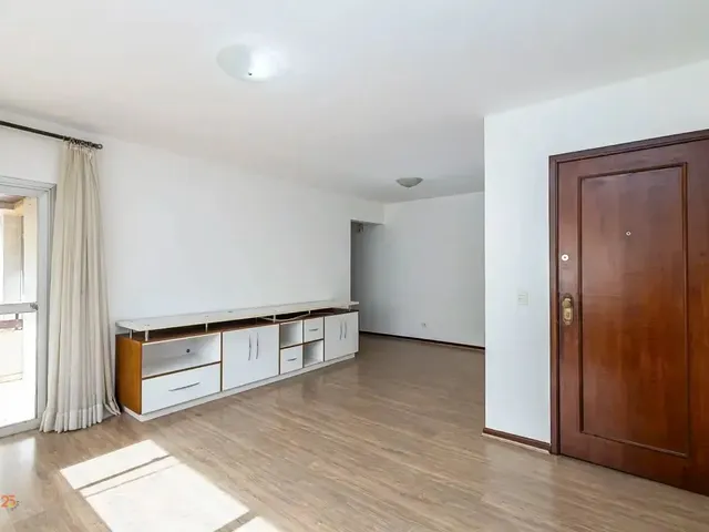 Apartamento 3 quartos e 2 banheiros, para alugar, no bairro Bigorrilho em Curitiba