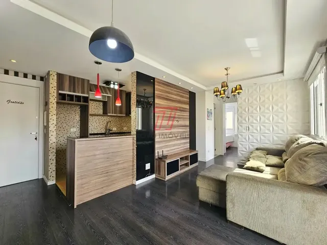 Apartamento 2 quartos e 1 banheiro, à venda, no bairro Vila Yara em Colombo
