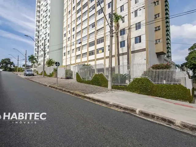 Apartamento 4 quartos e 4 banheiros, à venda, no bairro Centro em Curitiba