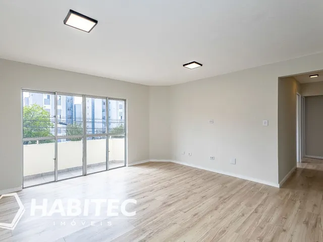 Apartamento 3 quartos e 2 banheiros, à venda, no bairro Ahú em Curitiba