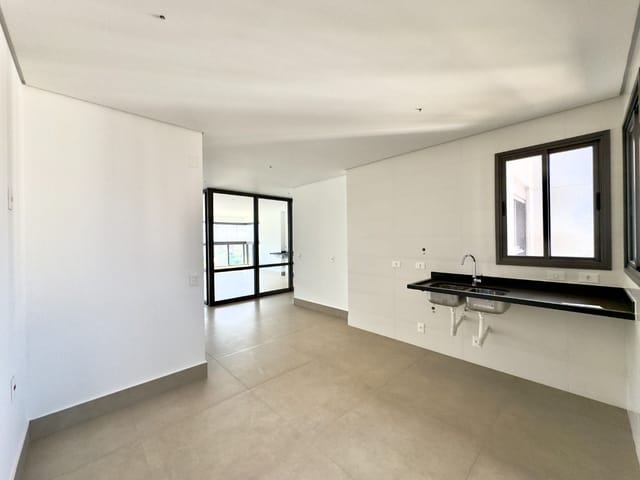 Apartamento com 285m² 3 quartos e 5 banheiros, à venda, no bairro Gleba Palhano em Londrina