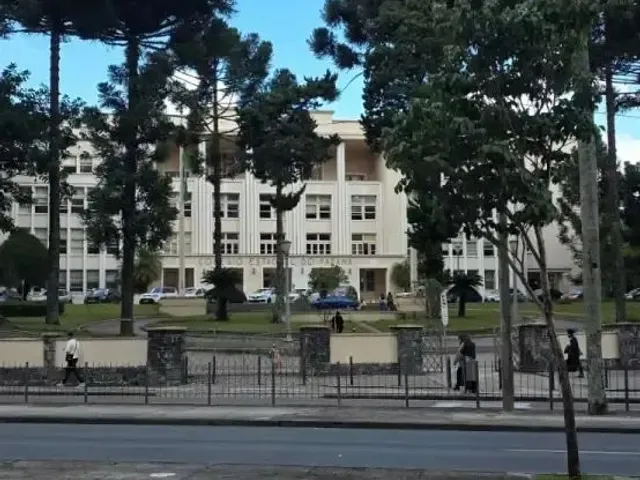 Apartamento 3 quartos e 4 banheiros, à venda, no bairro Alto da Glória em Curitiba