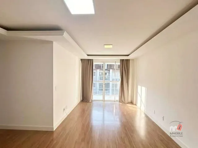 Apartamento 2 quartos e 1 banheiro, para alugar, no bairro Corrêas em Petrópolis
