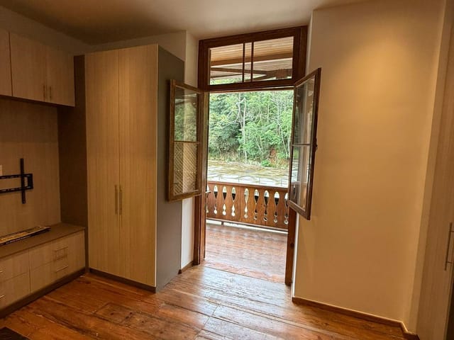 Apartamento 1 quarto e 1 banheiro, para alugar, no bairro Centro em Petrópolis