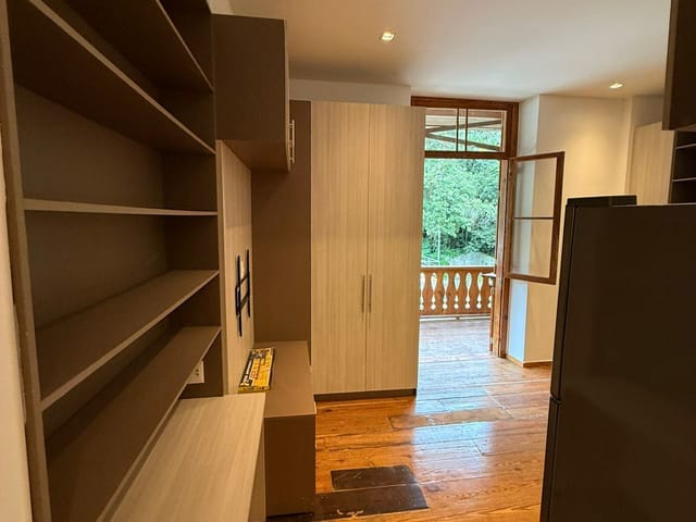 Apartamento 1 quarto e 1 banheiro, para alugar, no bairro Centro em Petrópolis