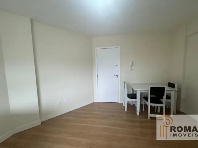 Apartamento 1 quarto e 1 banheiro, para alugar, no bairro Portão em Curitiba