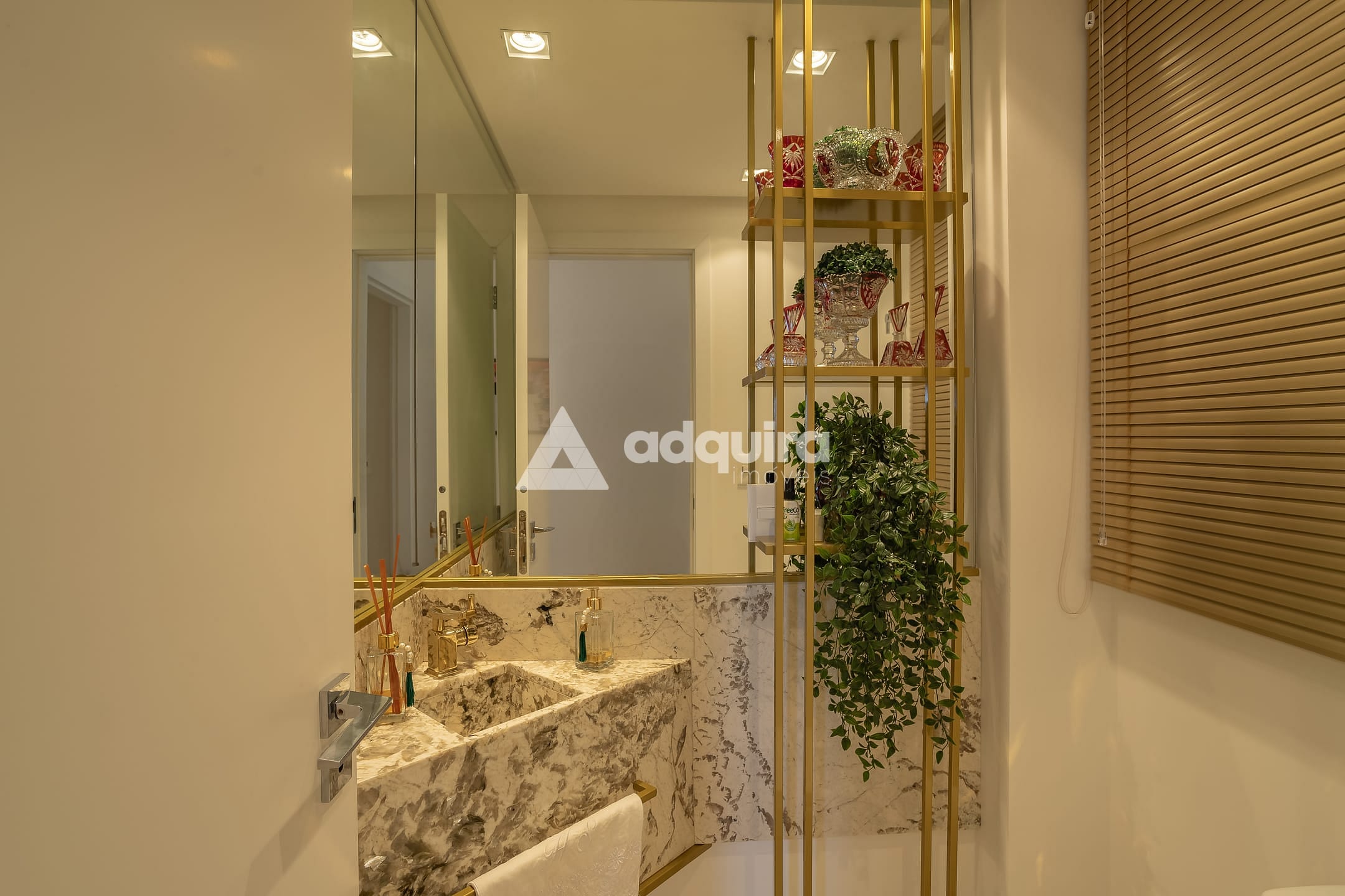 Apartamento à venda com 3 quartos, 135m² - Foto 8