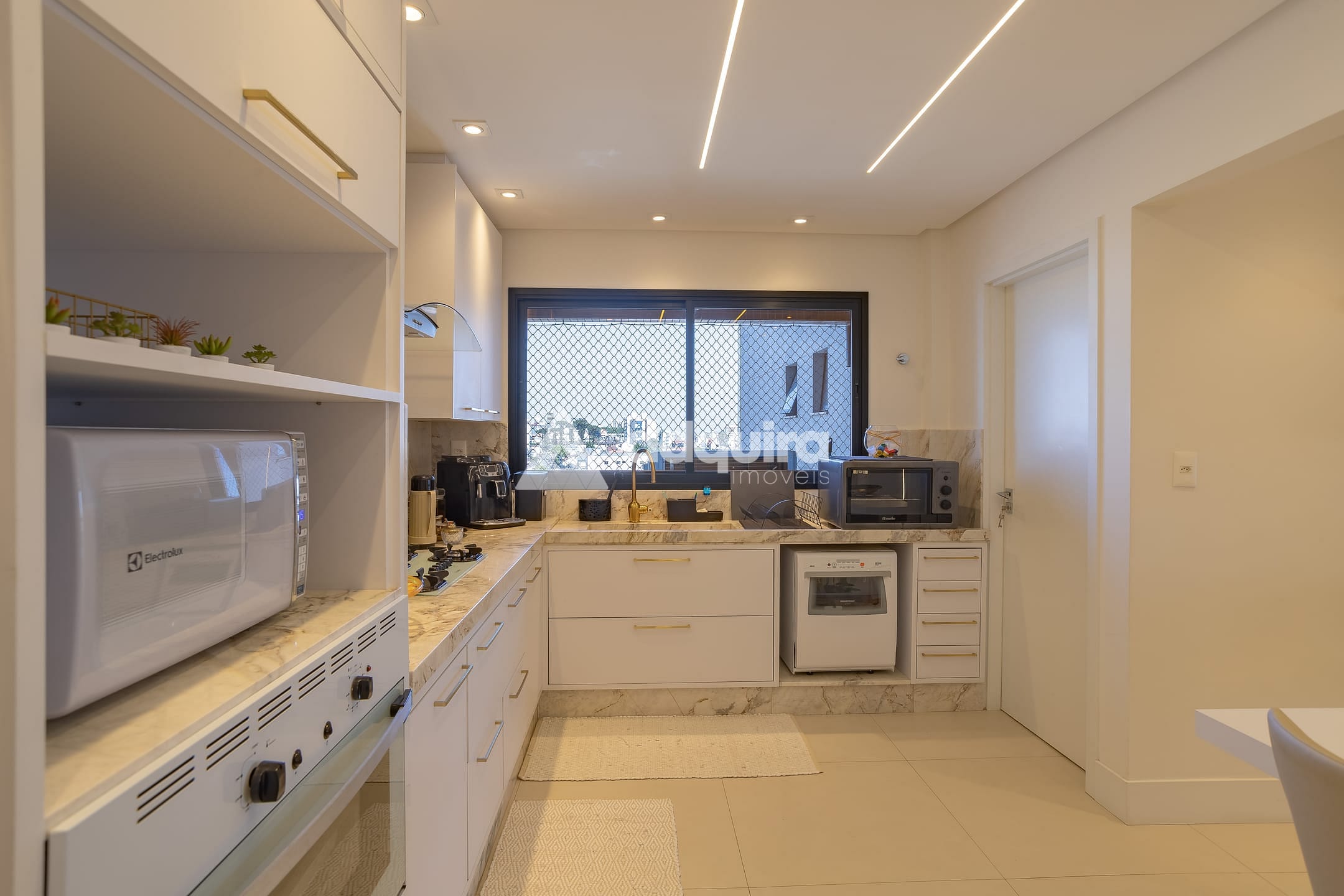 Apartamento à venda com 3 quartos, 135m² - Foto 11