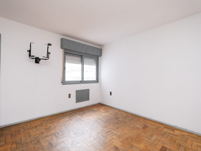 Apartamento 2 quartos e 2 banheiros, para alugar, no bairro Centro em Pelotas