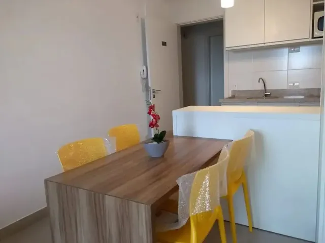 Apartamento 1 quarto e 1 banheiro, para alugar, no bairro Portão em Curitiba