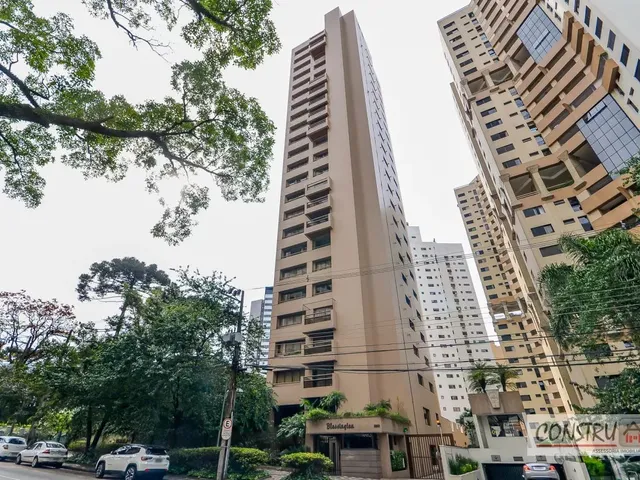 Apartamento 4 quartos e 5 banheiros, à venda, no bairro Batel em Curitiba