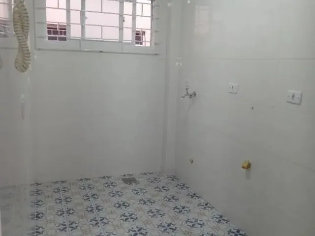 Apartamento 2 quartos e 1 banheiro, para alugar, no bairro Uberaba em Curitiba