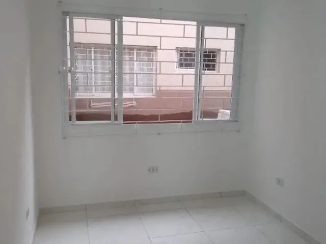 Apartamento 2 quartos e 1 banheiro, para alugar, no bairro Uberaba em Curitiba