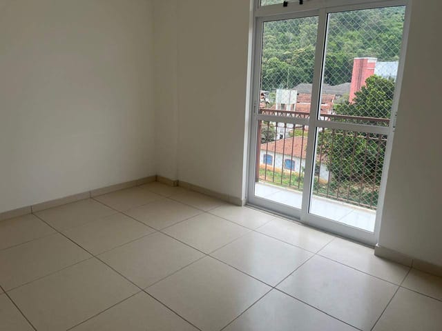 Apartamento 3 quartos e 1 banheiro, à venda, no bairro Corrêas em Petrópolis