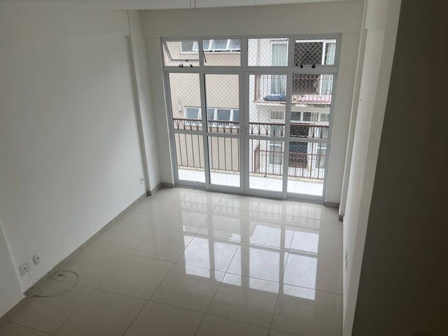 Apartamento 3 quartos e 1 banheiro, à venda, no bairro Corrêas em Petrópolis