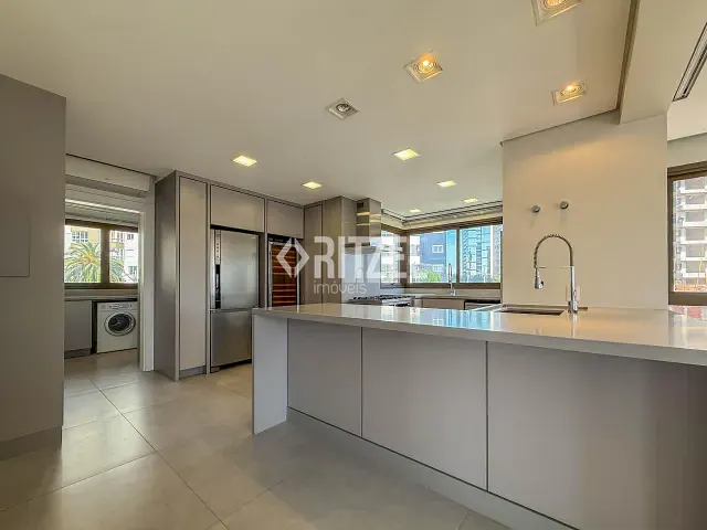 Apartamento 3 quartos e 5 banheiros, à venda, no bairro Centro em Novo Hamburgo