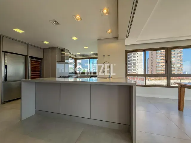 Apartamento 3 quartos e 5 banheiros, à venda, no bairro Centro em Novo Hamburgo
