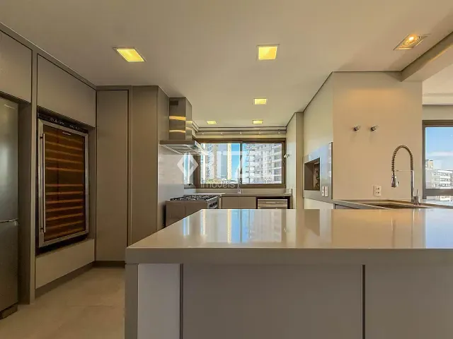 Apartamento 3 quartos e 5 banheiros, à venda, no bairro Centro em Novo Hamburgo
