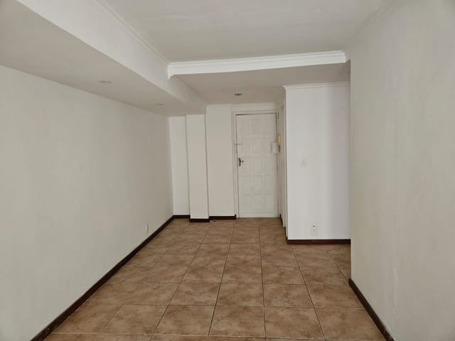 Apartamento 1 quarto e 1 banheiro, à venda, no bairro Bingen em Petrópolis